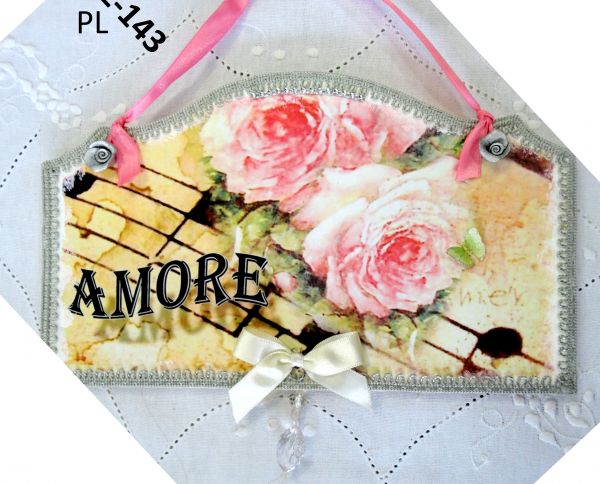 PL-143  Plaquinha Amore