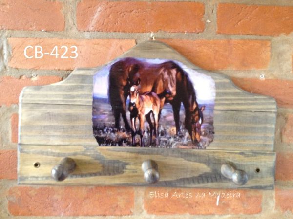 CB-423 - Cabideiro Country Cavalos